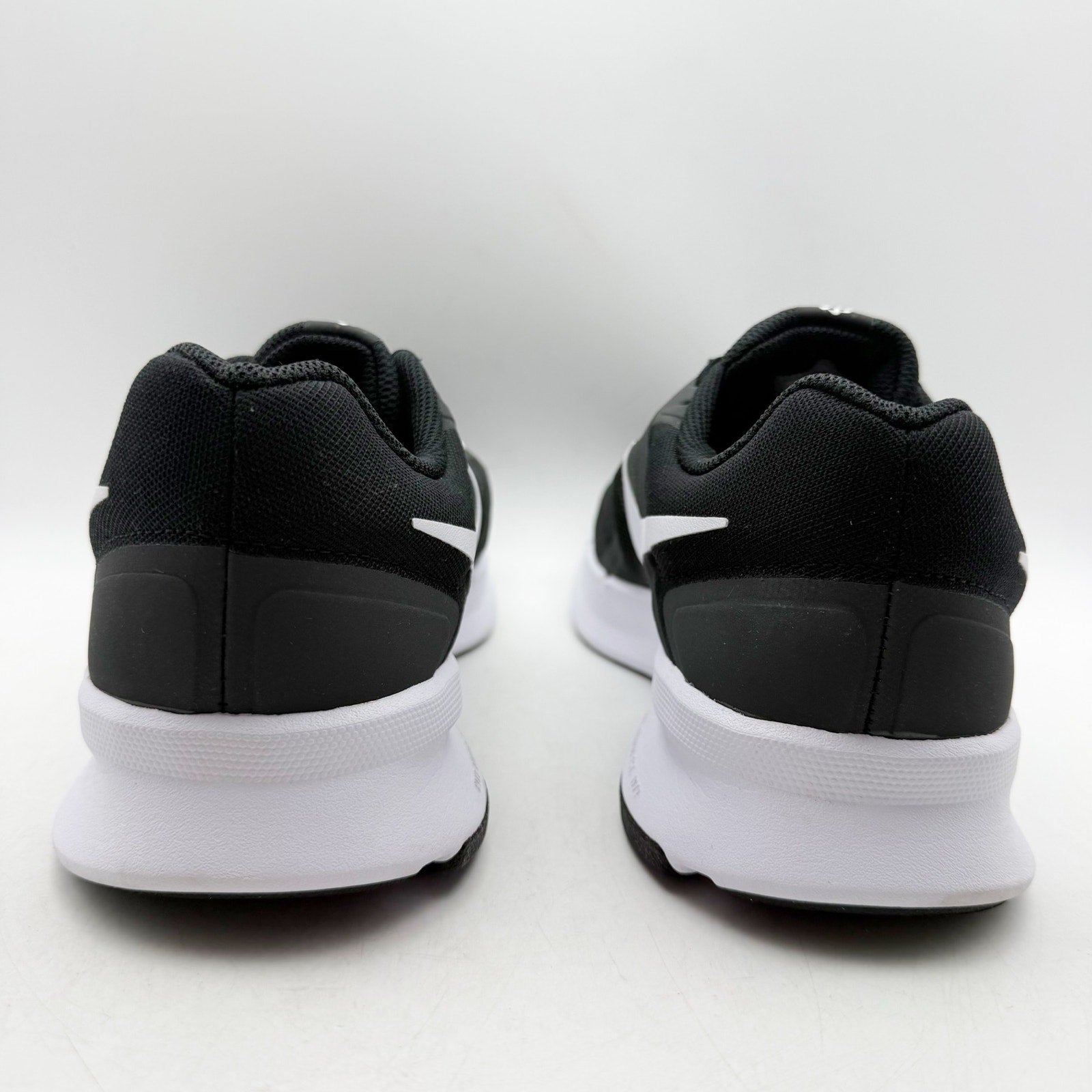 Nike Mens Run Swift 3 Running Sneakers US 9.5 Wide Black White Athletic NWOB
