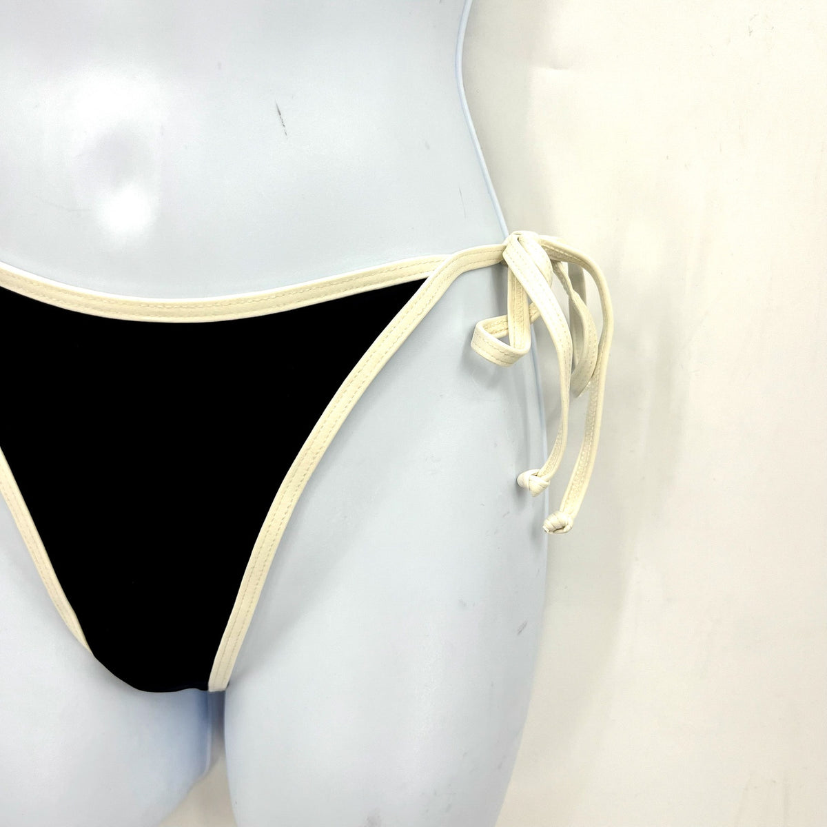 L*Space Women's Levy Classic Bikini Bottoms Small Black White Adjustable Tie NWT