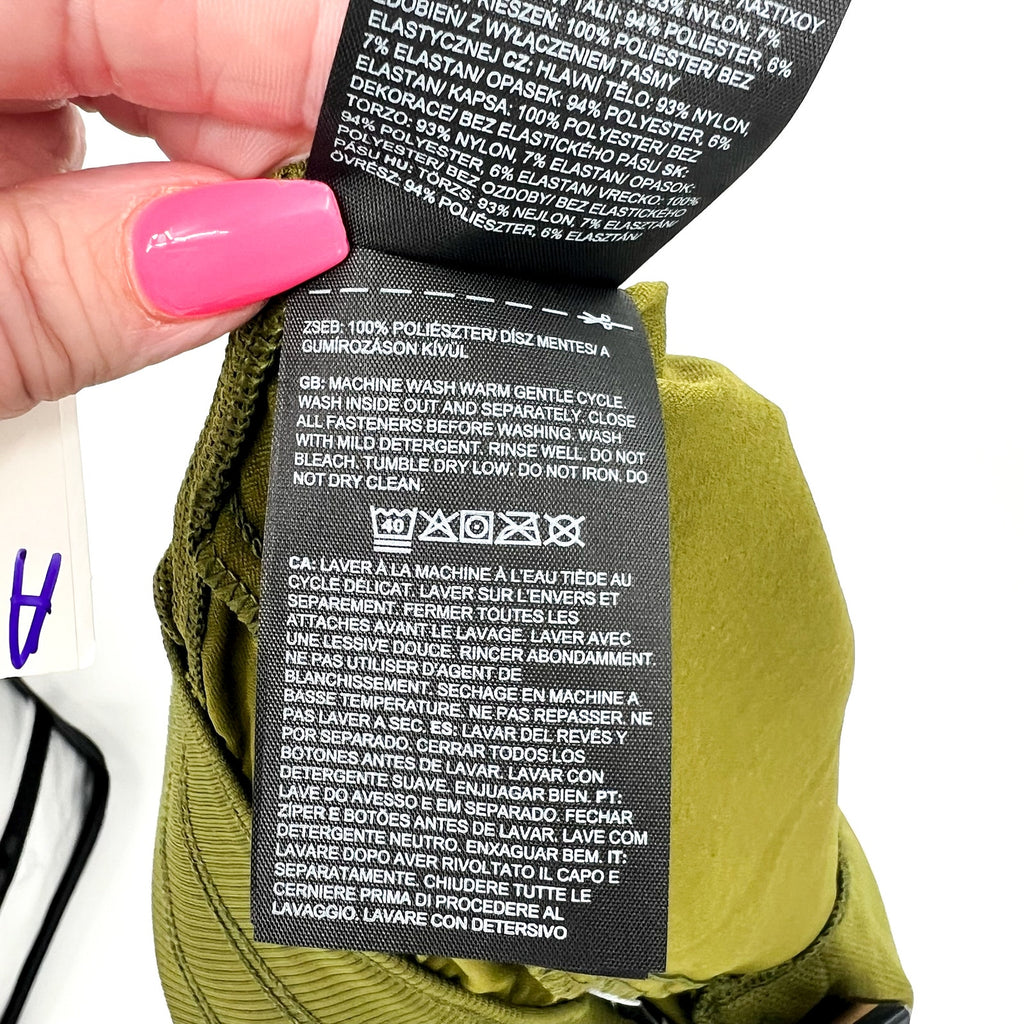 THE NORTH FACE Women's Aphrodite Motion Shorts XS Forest Olive Green NWT