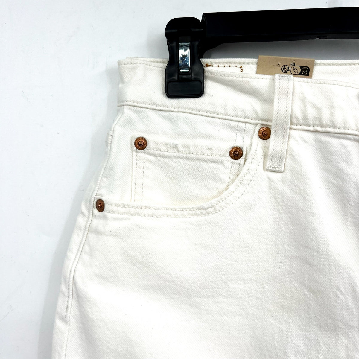 LEVI'S Womens 501 Original Fit Denim Shorts Size 29 US 8 White 56327-0248 NWT