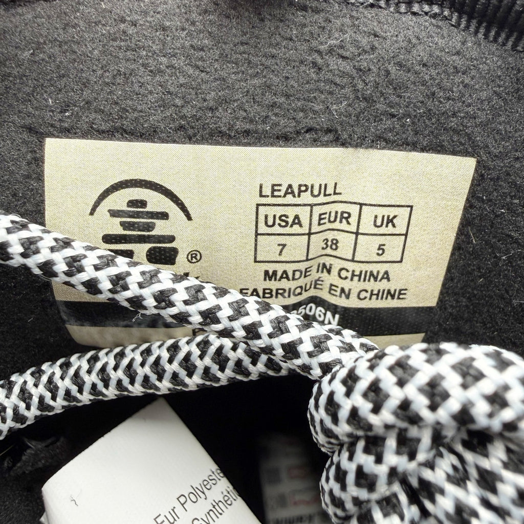 Kamik Womens Lea Pull Winter Boots US 7 M EU 38 Black Fleece NIB