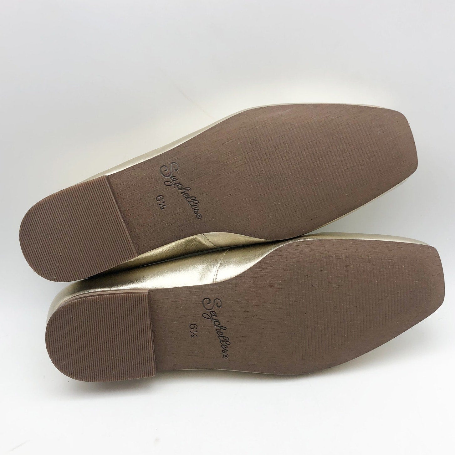 Seychelles Womens Little Things Flats US 6.5 EU 37 Platinum Gold Leather NWOB
