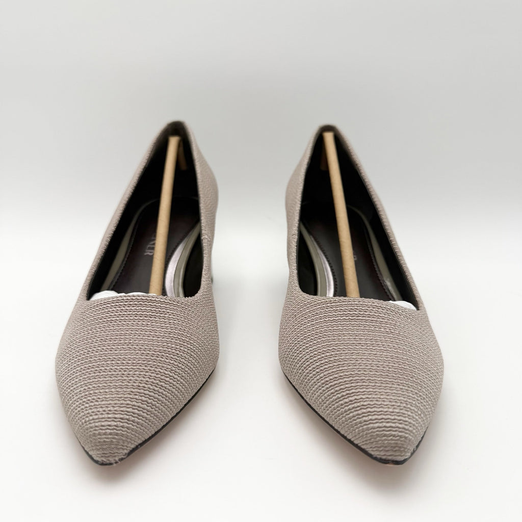 Donald Pliner Womens Suzette Heels Size 7.5 M Taupe Stretch Knit Pumps NIB