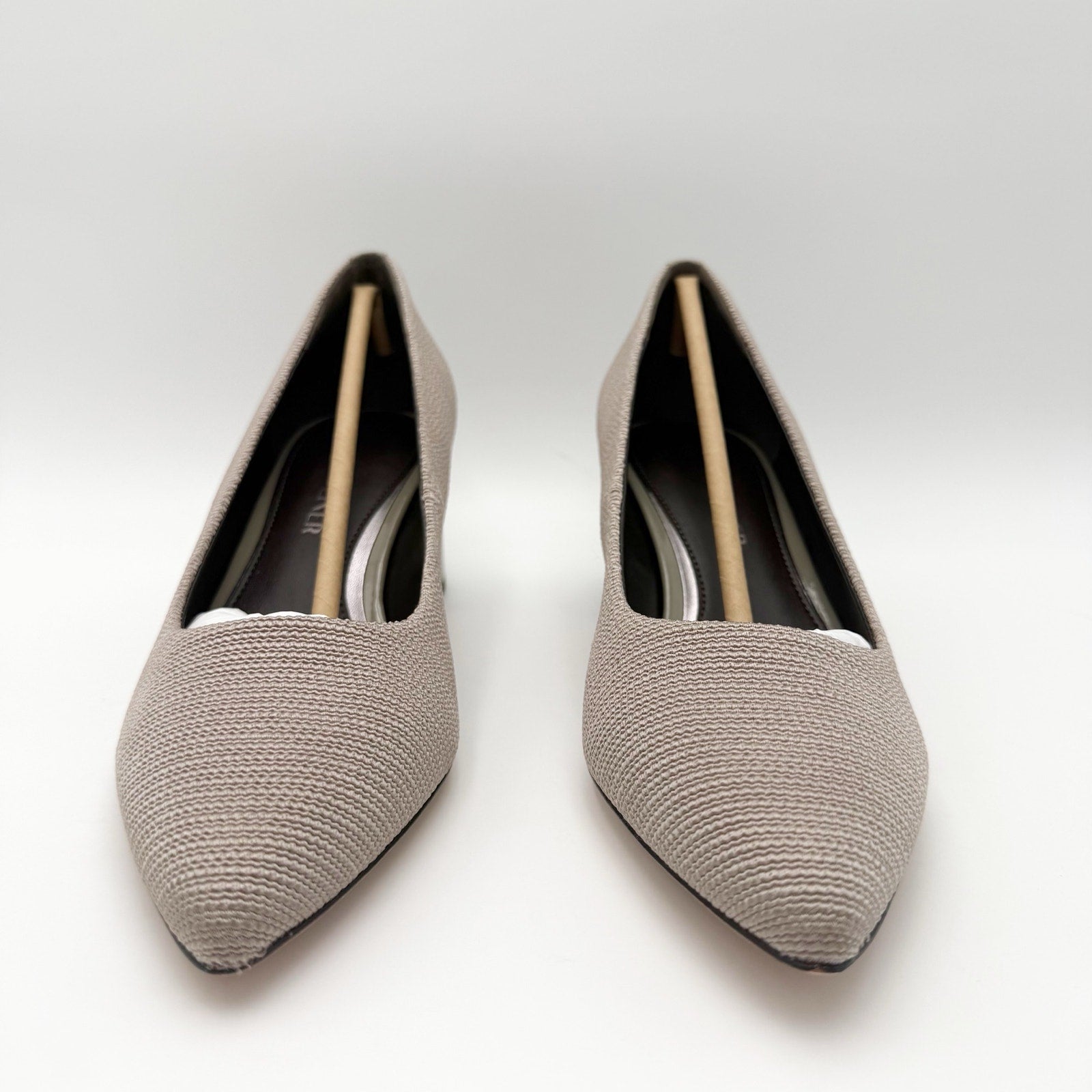 Donald Pliner Womens Suzette Heels Size 7.5 M Taupe Stretch Knit Pumps NIB