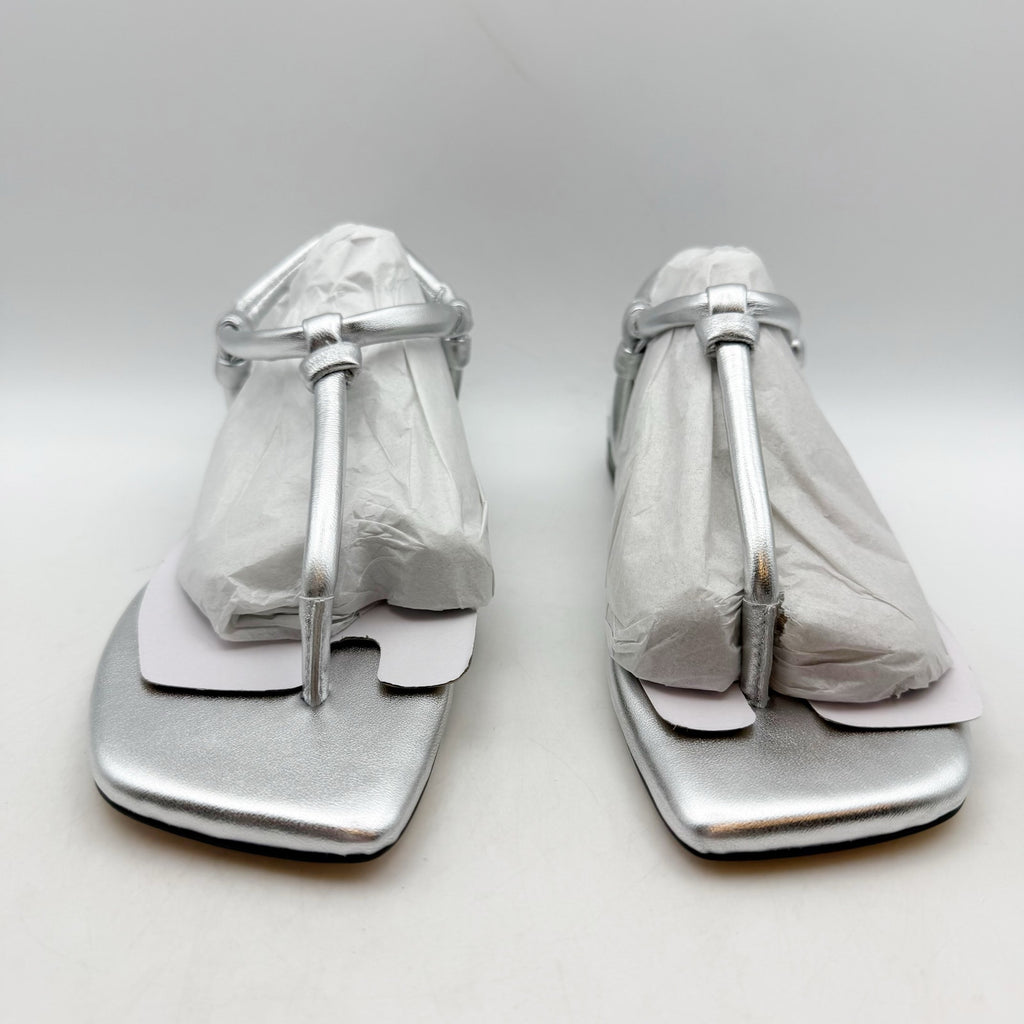 Marc Fisher Womens LTD Maycee Flat Sandals US 6.5 M Silver Leather Thongs NIB