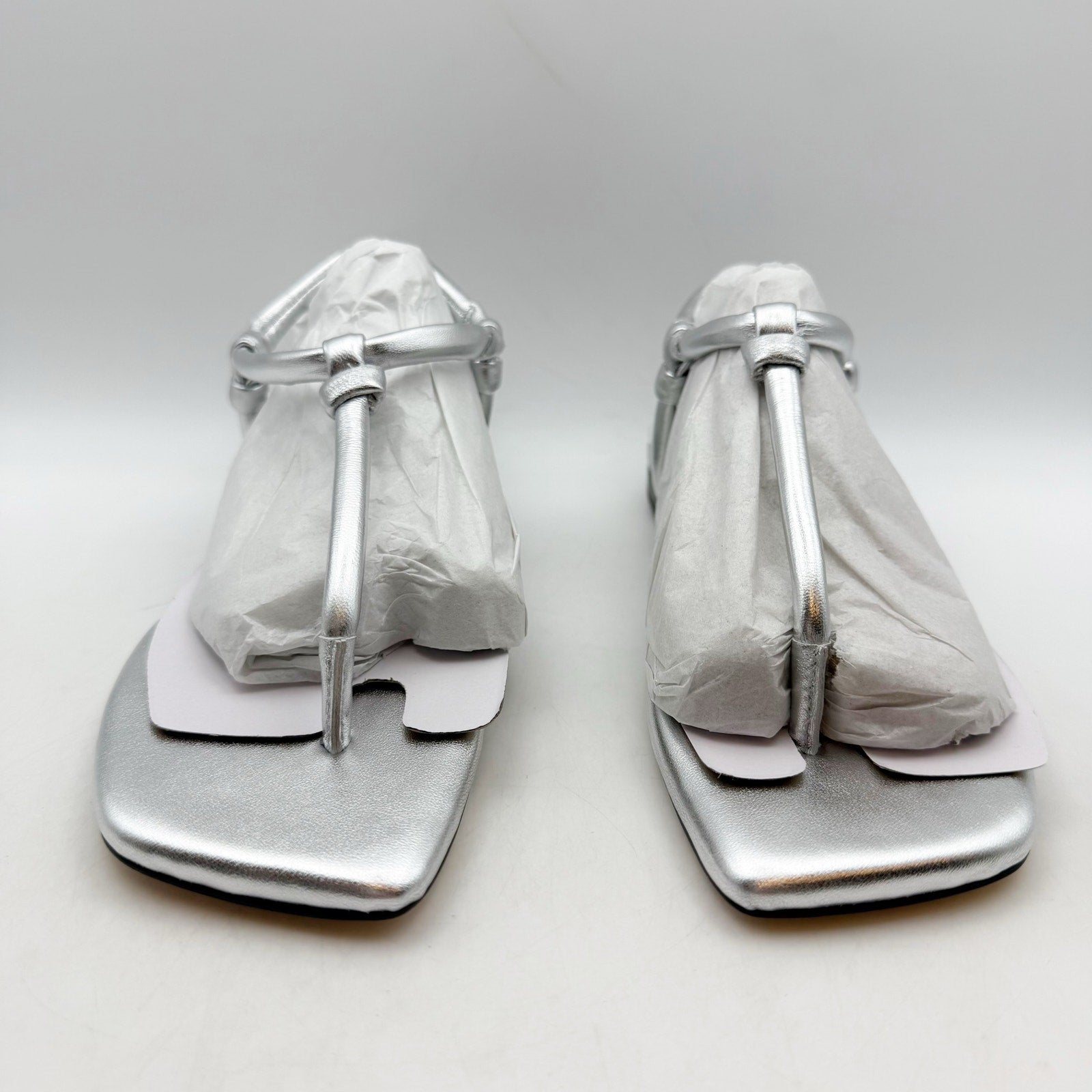 Marc Fisher Womens LTD Maycee Flat Sandals US 6.5 M Silver Leather Thongs NIB