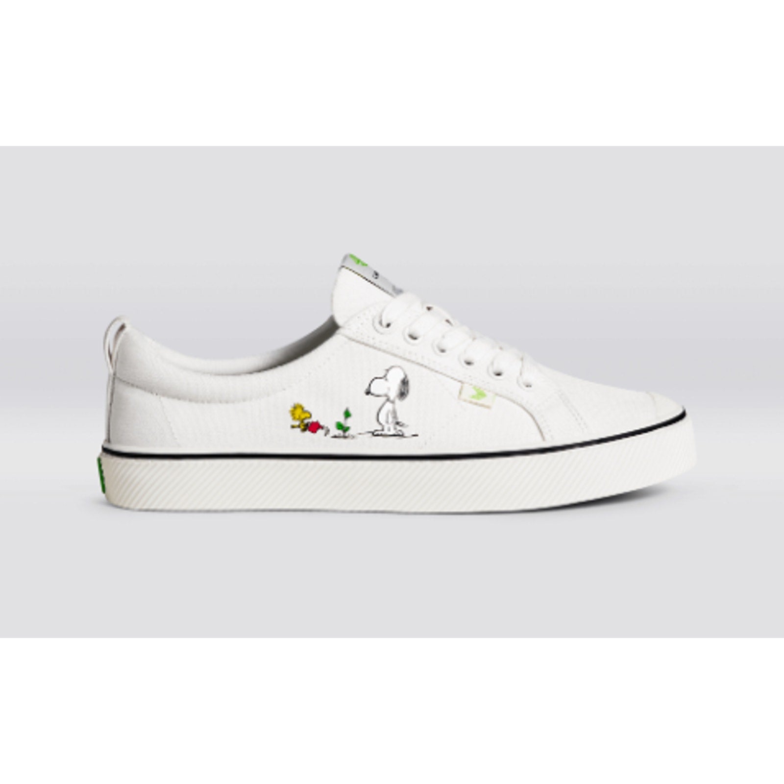 Cariuma X Peanuts Womens OCA Low Skate Sneakers Size 9.5 White Canvas Snoopy NIB