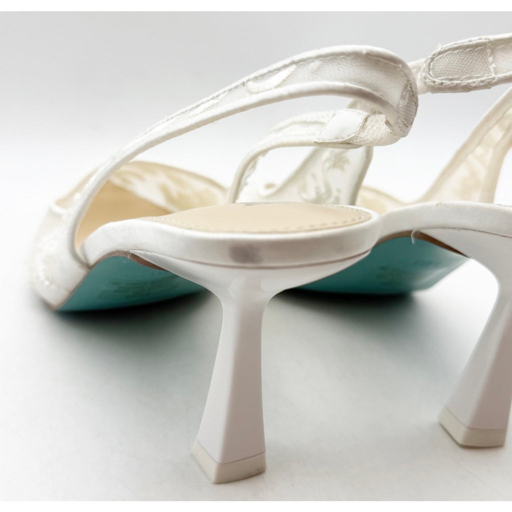 Blue Betsey Johnson Womens Nikki High Heels Size 7.5 White Lace Sling Back NWOB