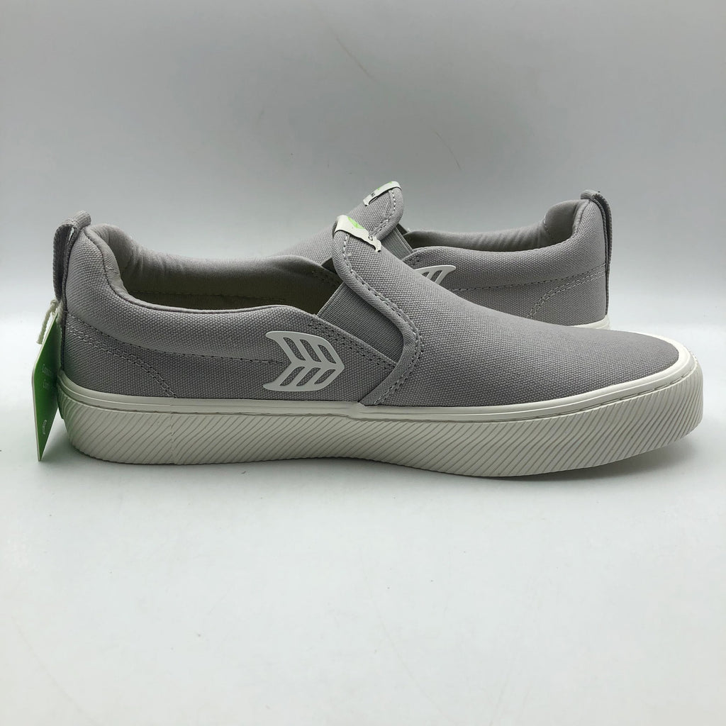 Cariuma Women's Canvas Slip On Casual Sneakers Size 7 Light Grey NIB