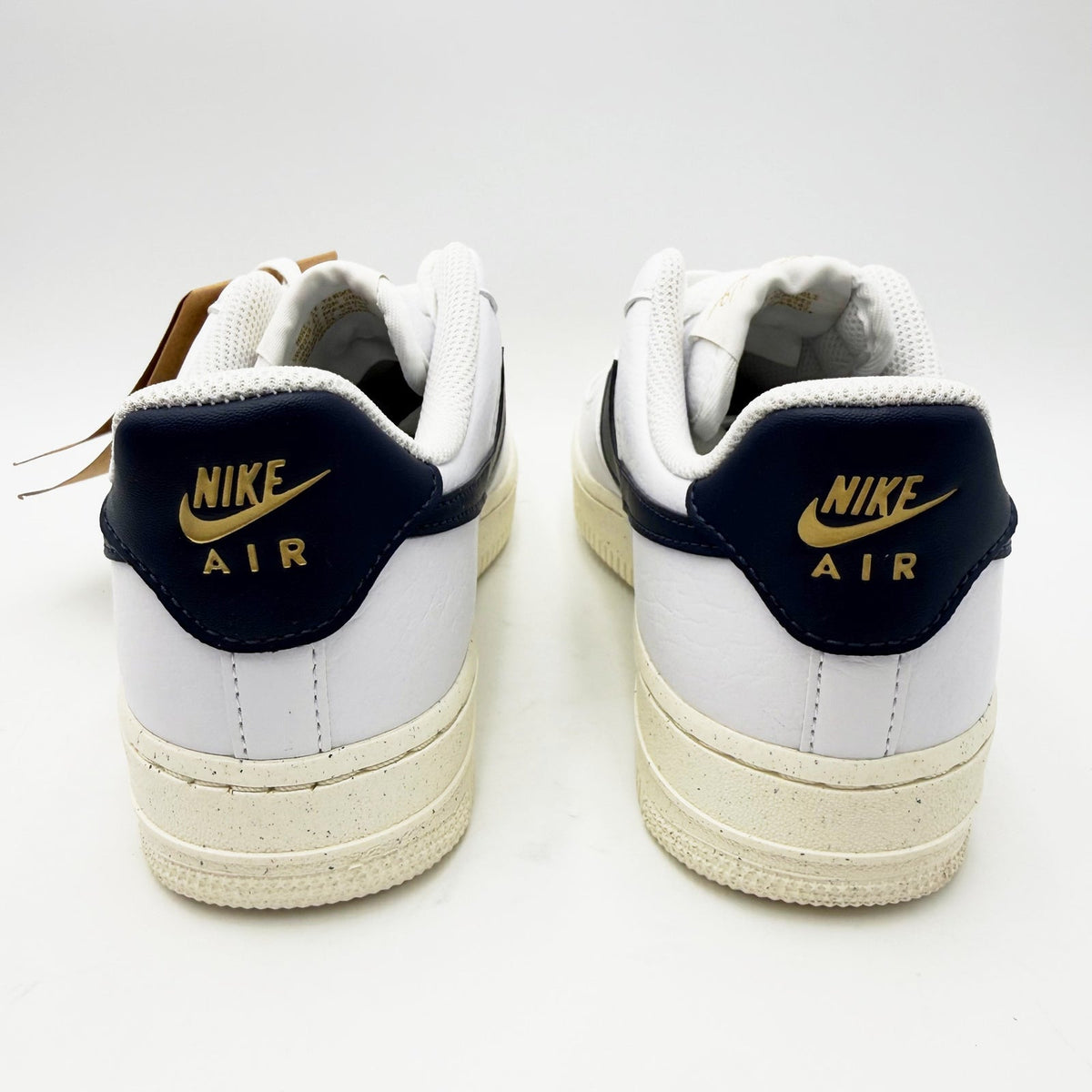 Nike Womens Air Force 1 07 Next Nature Sneakers Size 5.5 White Navy Blue NWT