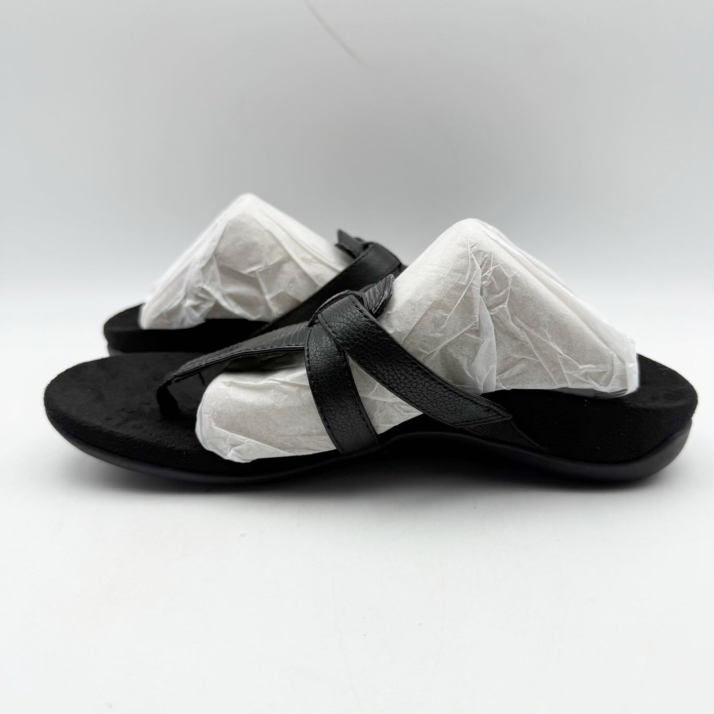 Vionic Womens Karley Thong Sandals US 6 EU 36 Black Leather Slip On NIB