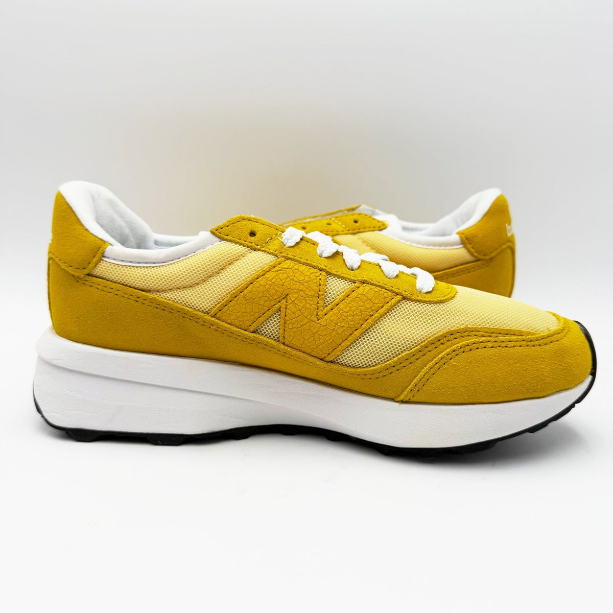 New Balance 370 Casual Sneakers Womens 8 WIDE Mens 6.5 EU 39.5 Yellow White NWOB