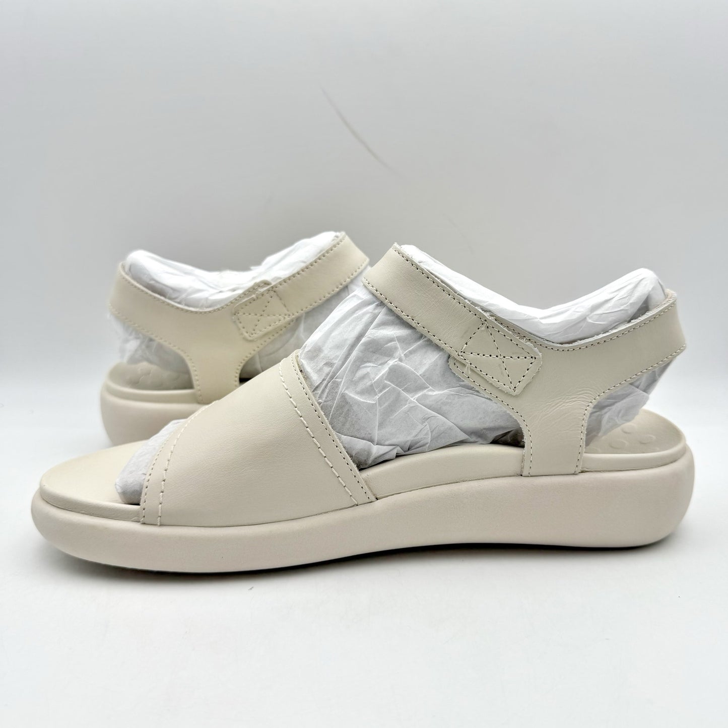 Vionic Womens Awaken Sandals US 8 Wide EU 38.5 White Cream Leather NIB
