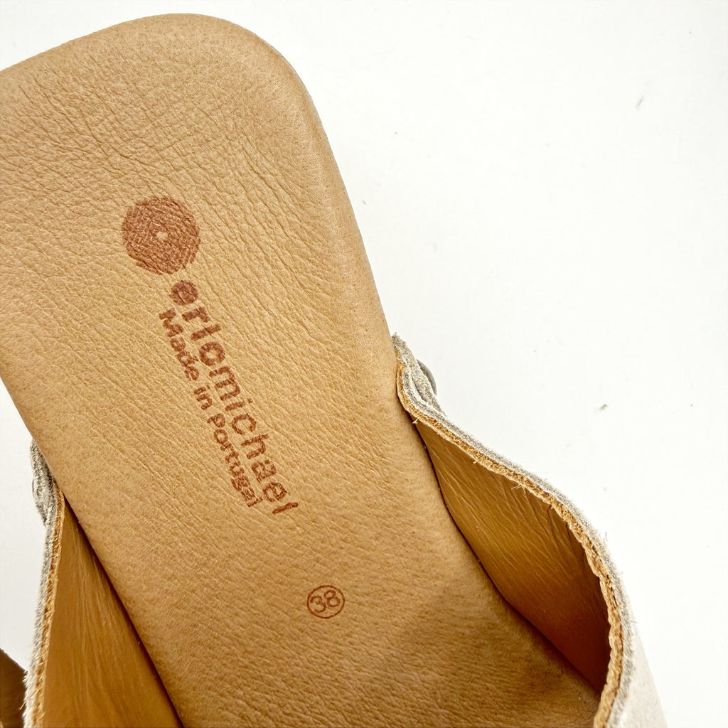 Eric Michael Womens Austin Clogs Sandals EU 38 US 7-7.5 Beige Grey Suede NWOB