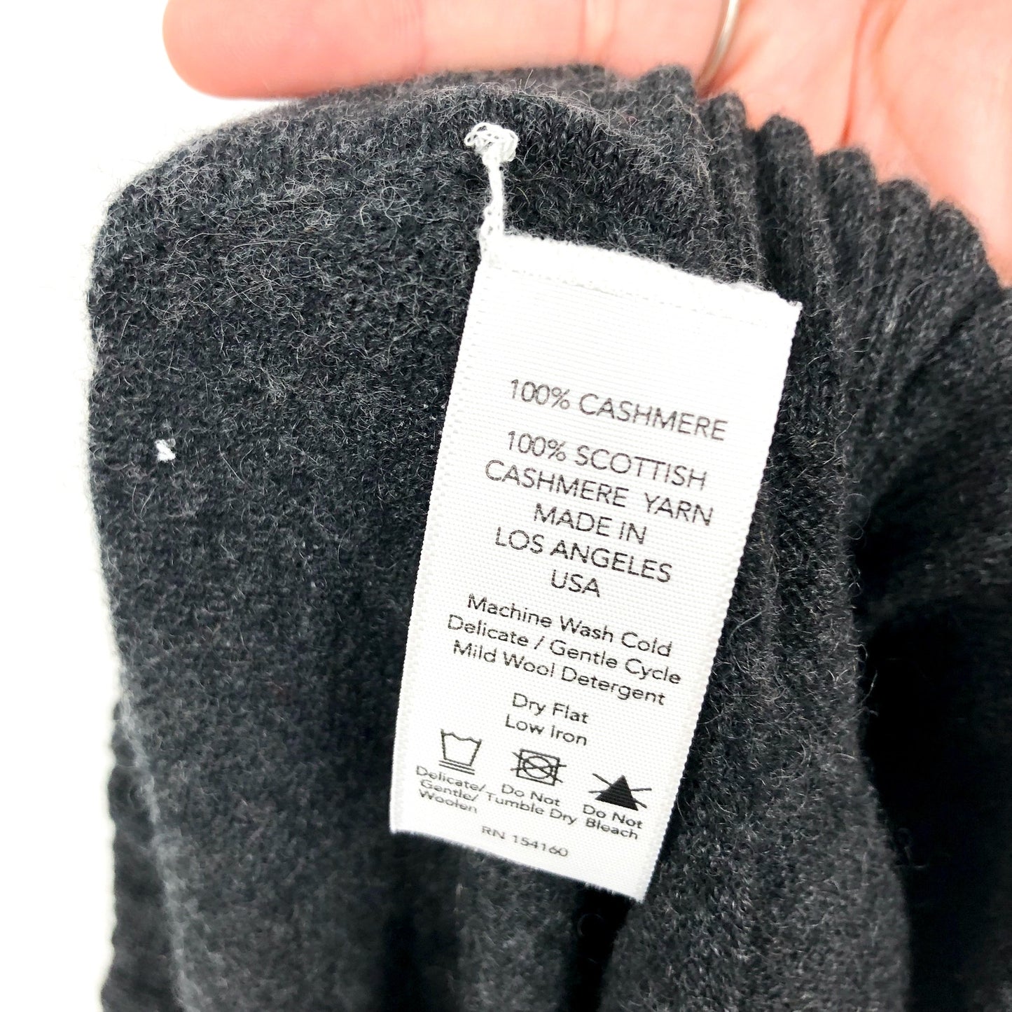 ACTIVE CASHMERE Men's Cashmere Shorts Large Grey Seamless Athletic Fit NWT