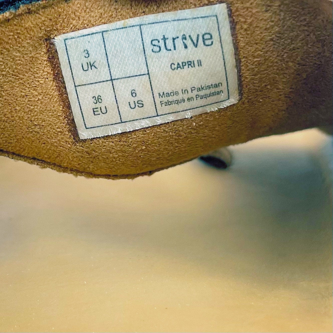 Strive Womens Capri II Thong Sandals US 6 EU 36 Black Leather NIB