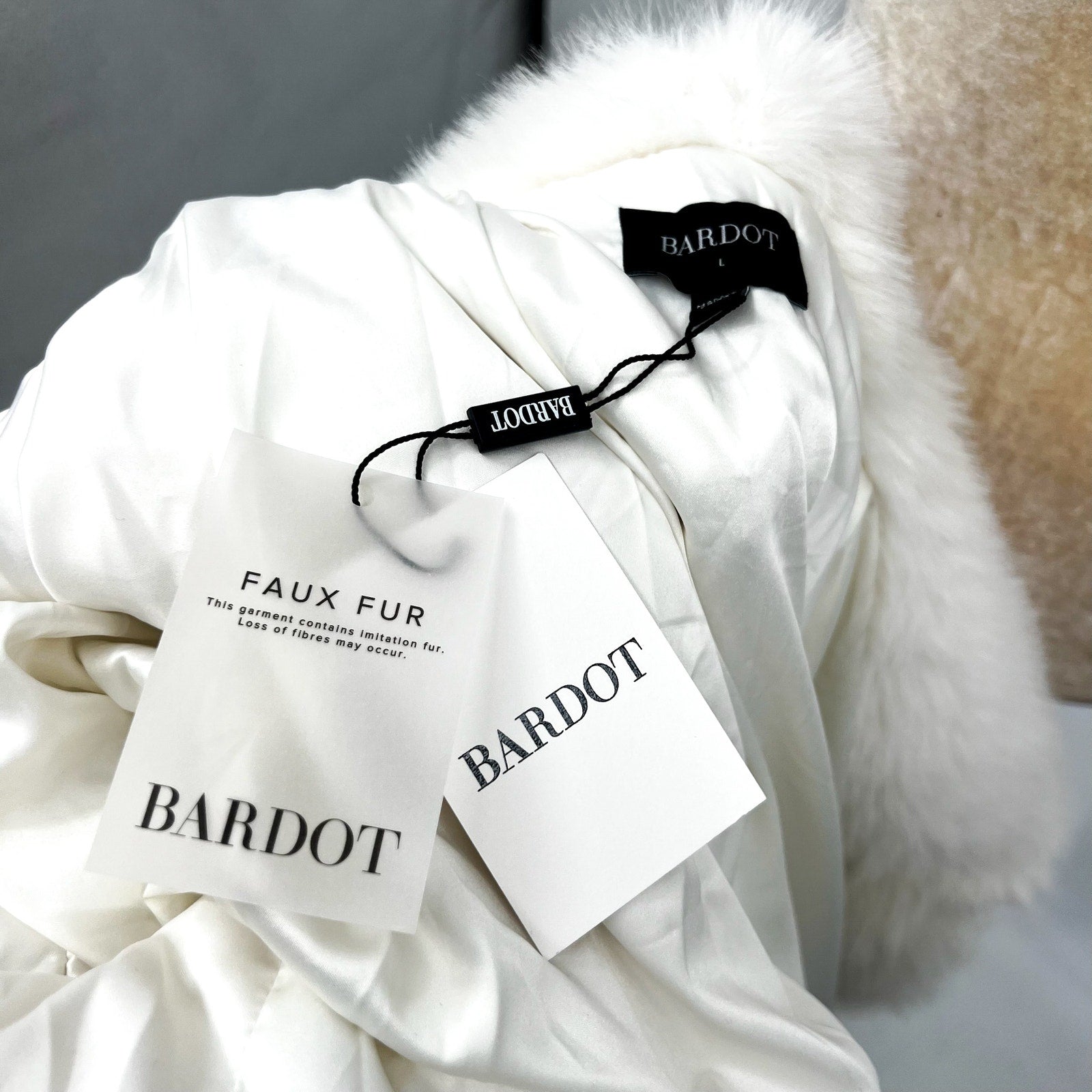 Bardot Womens Callan Faux Fur Jacket Large White Hooded NWT