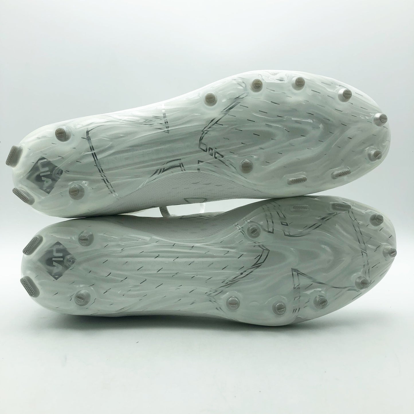 Under Armour  Mens Spotlight Lux MC 2.0 Football Cleats 8.5 White Silver NWOB