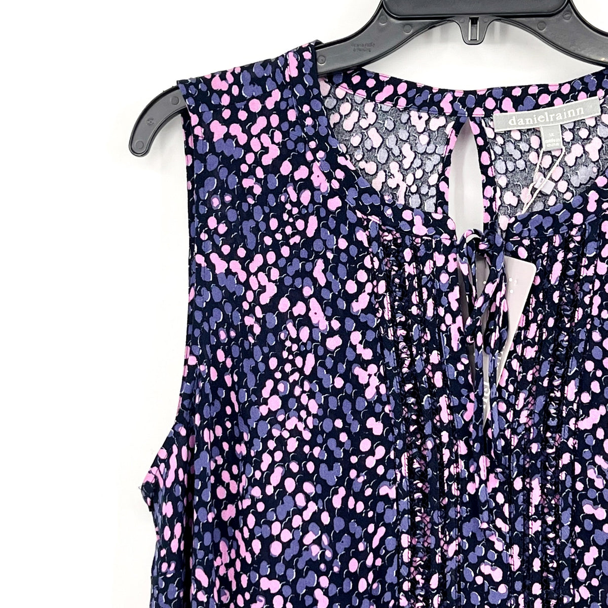 DANIEL RAINN Women's Sleeveless Blouse 1X Purple Pink Print Tie-Front NWT