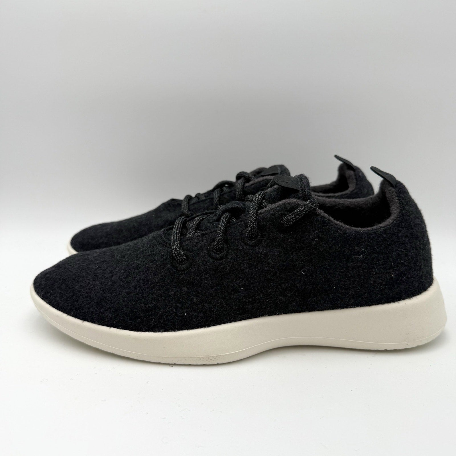 AllBirds Mens Wool Runner Casual Sneakers US 8 EU 40.5 Black Cream Athletic NIB