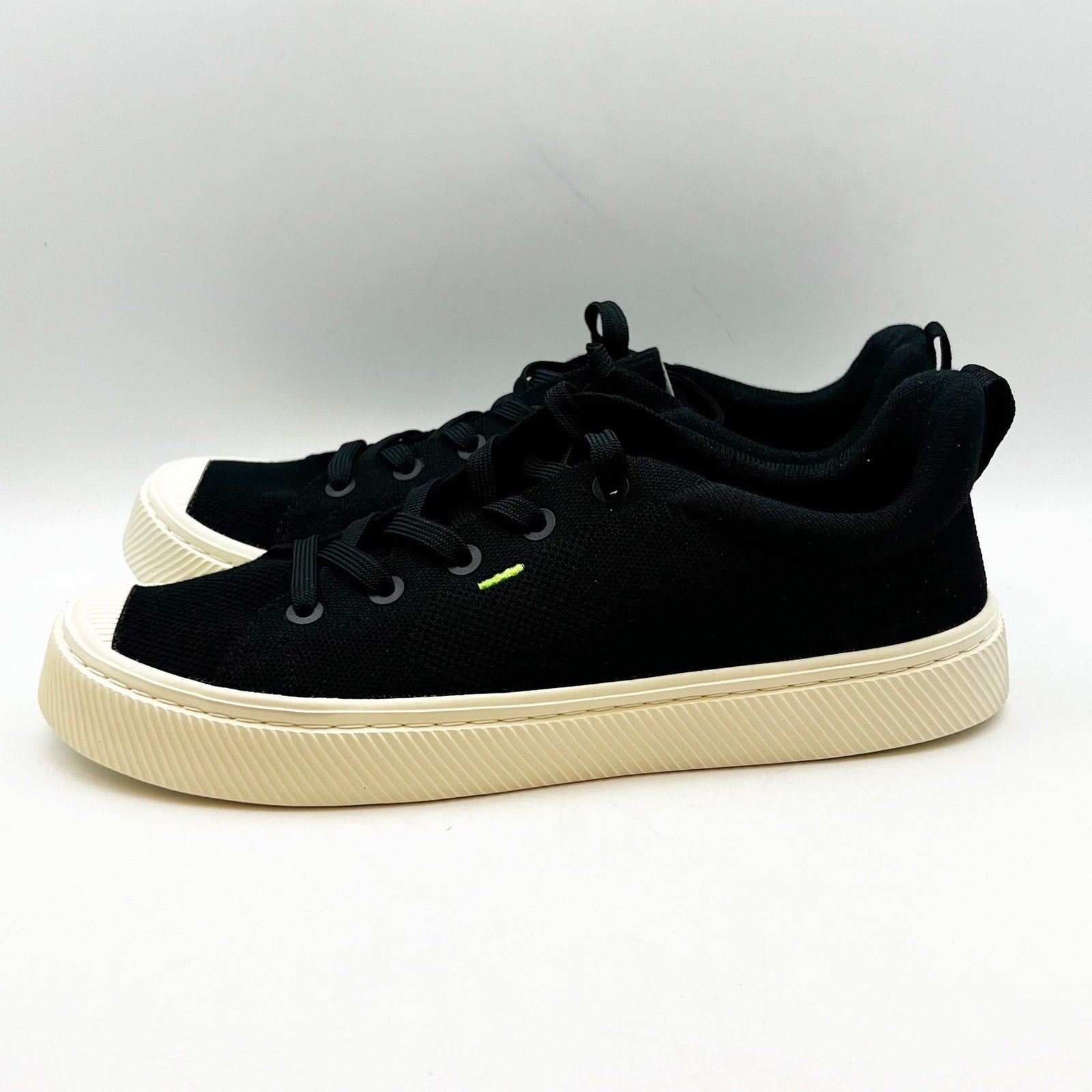Cariuma IBI Low Casual Sneakers Mens 10.5 Womens 12 Black Bamboo Knit NIB