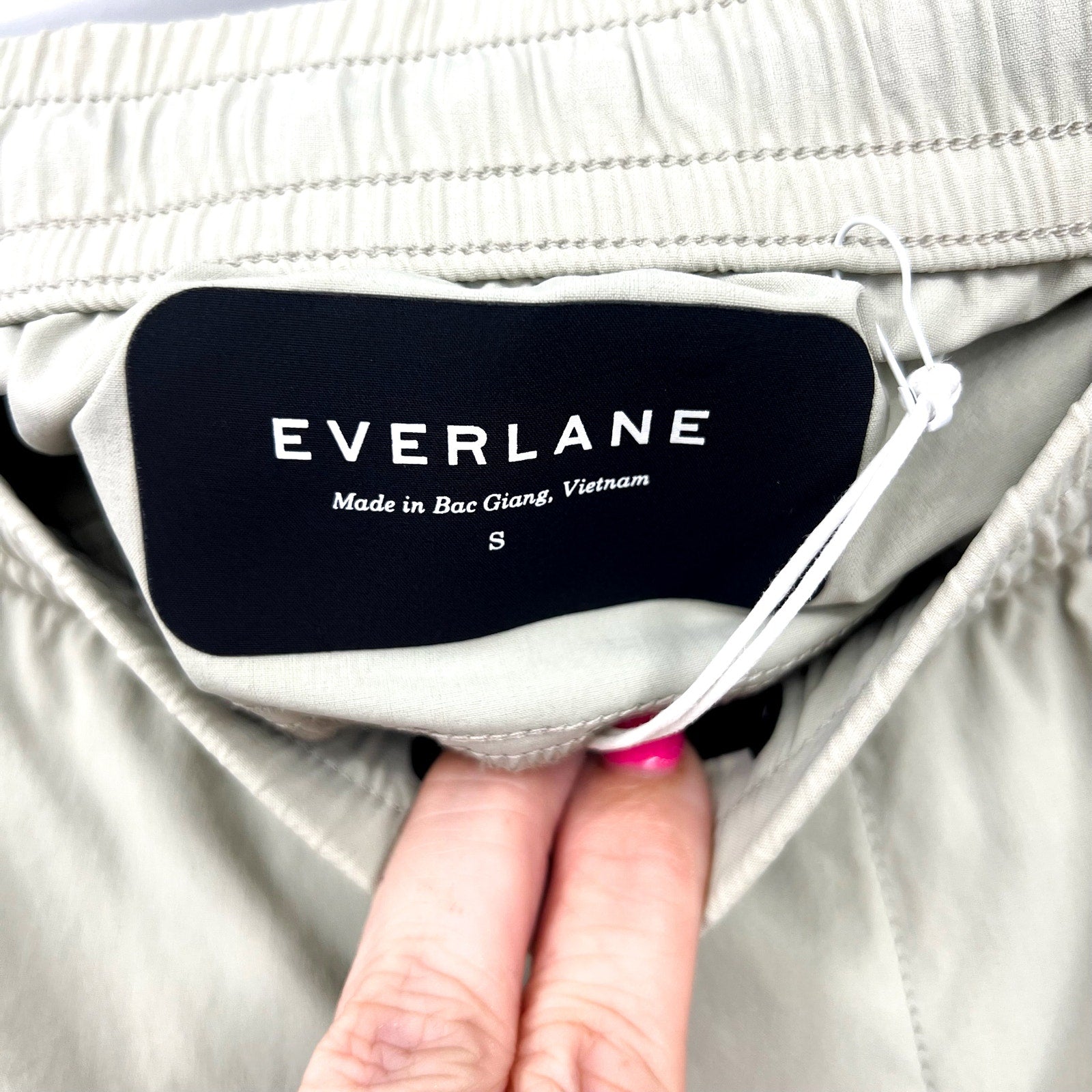 EVERLANE Uniform Men's The Pull-On Sport Short Small Khaki Stone Stretch NWT