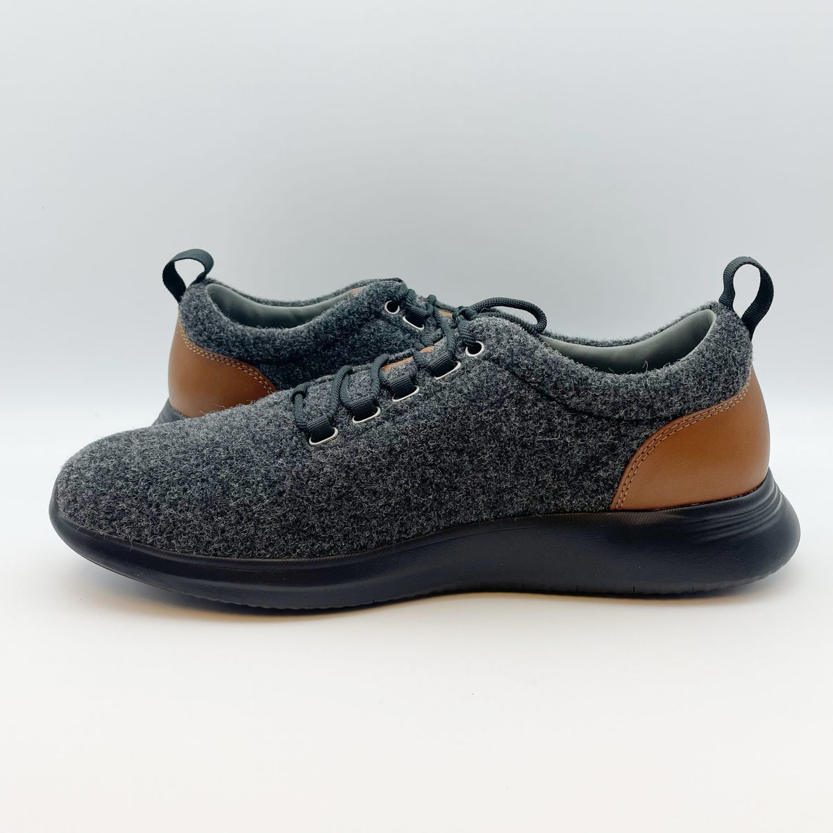 Johnston & Murphy Mens Amherst U-Throat Sneakers Size 10 M EU 43 Grey Wool NIB