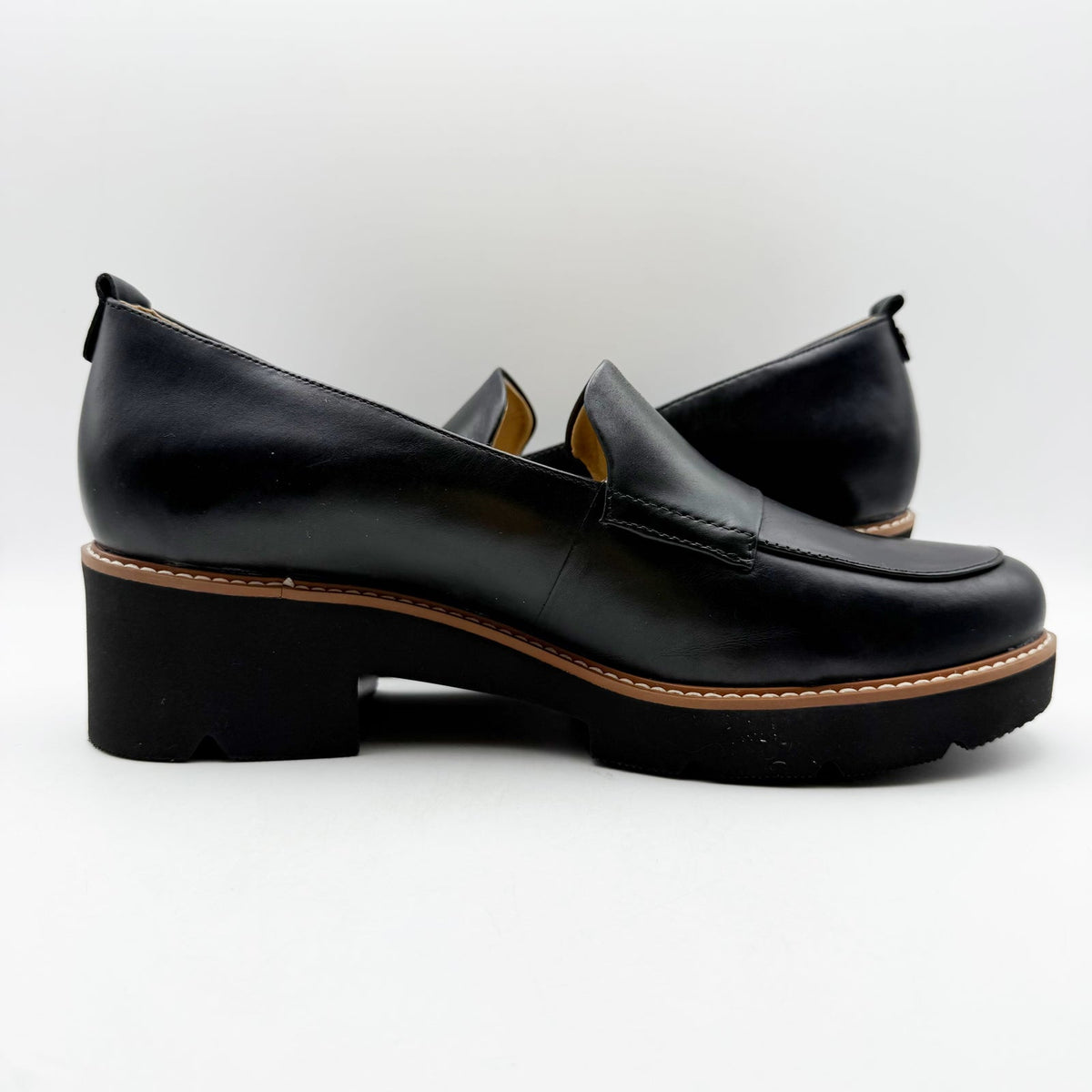 NATURALIZER  Womens Darry Lug Sole Loafers Size 7.5 WIDE Black Leather Heel NIB