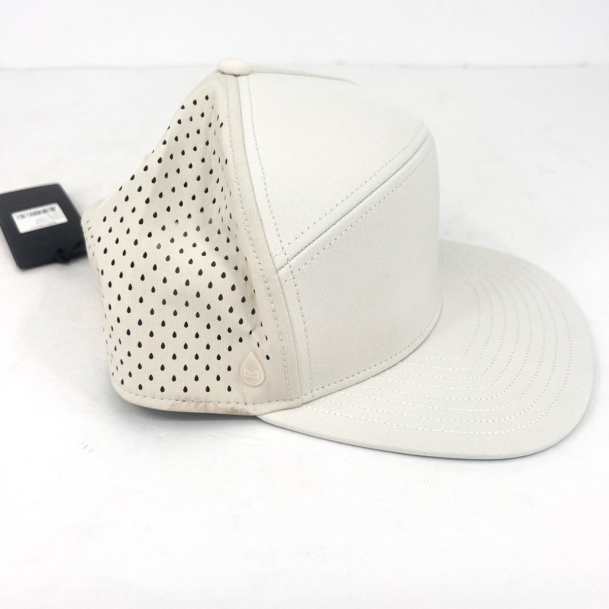 MELIN Men's Hydro Trenches Icon Performance Snapback Hat XL White Colada NWT