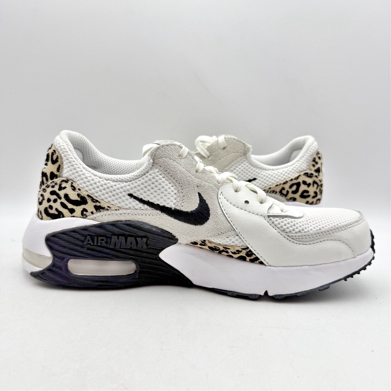 Nike Womens Air Max Excee Casual Sneakers US 7.5 White Leopard Athletic NWOB
