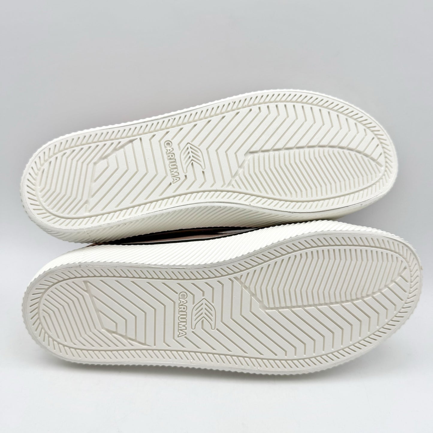 Cariuma Womens OCA Peanuts Snoopy Low Skate Sneaker US 5 M EU 35 Pink Canvas NIB