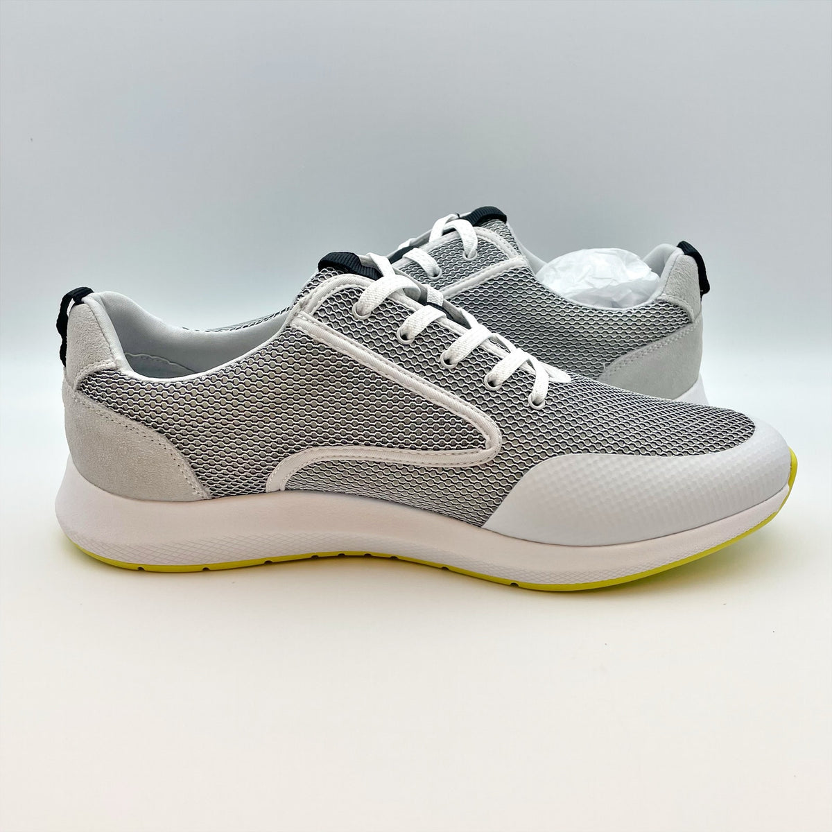 Vince Camuto Mens Emmitt Casual Sneakers Size 10.5 M EU 43.5 Grey White NIB