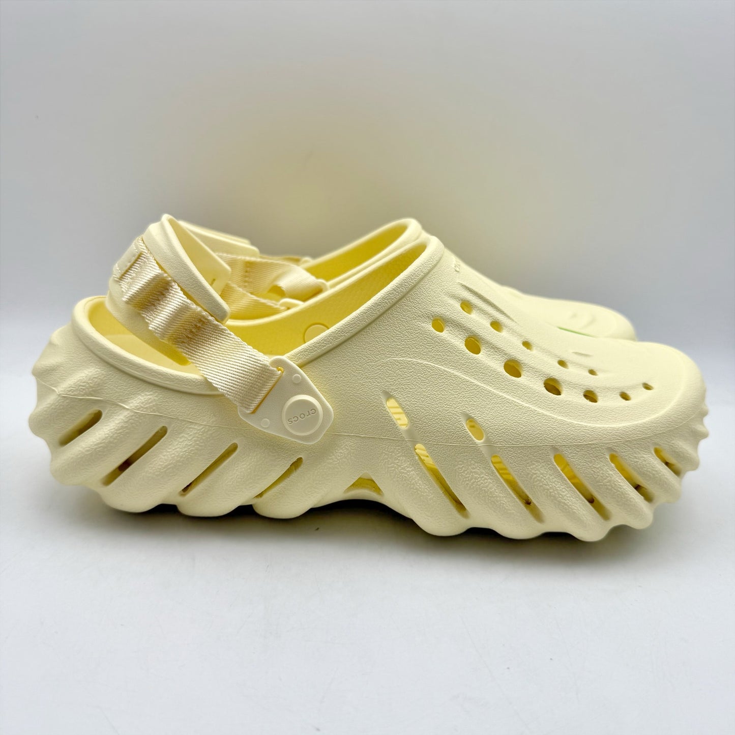 Crocs Unisex Echo Clogs Mens 7 Womens 9 EU 39.5 Cream NWOB