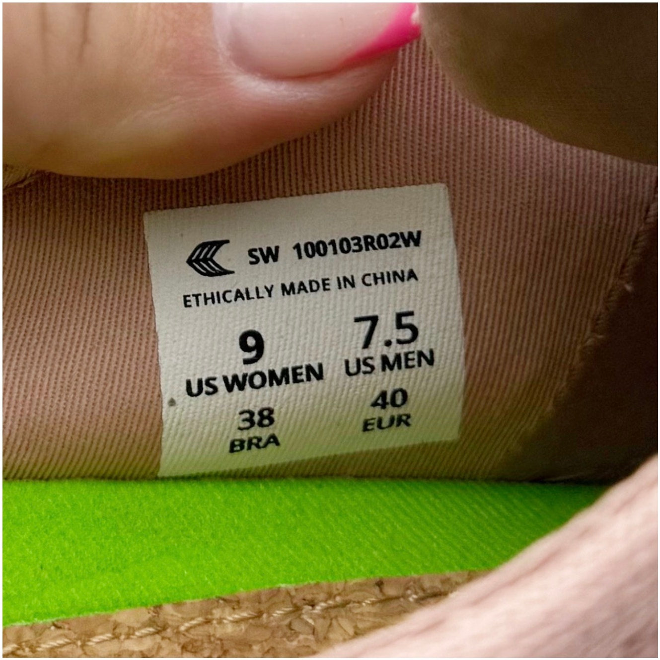 Cariuma Womens OCA Low Casual Sneakers Size 9 Rose Pink White Canvas NIB