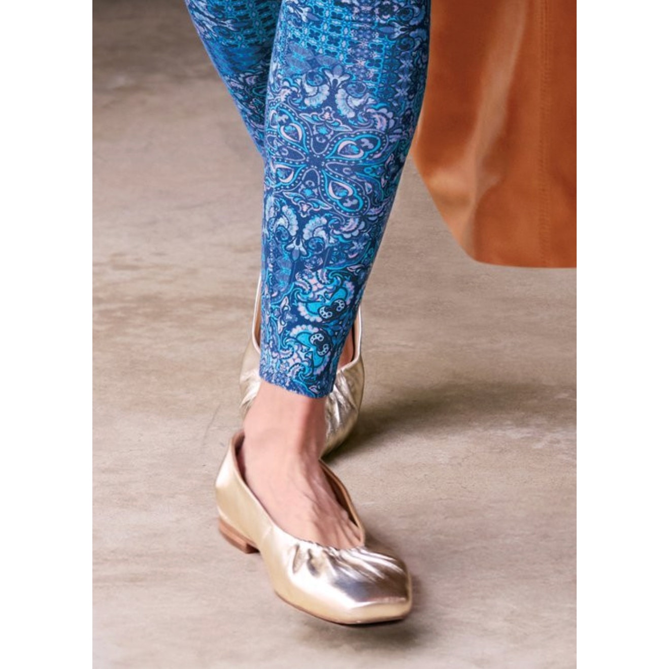 Seychelles Womens Little Things Flats US 7.5 EU 38 Platinum Gold Leather NWOB