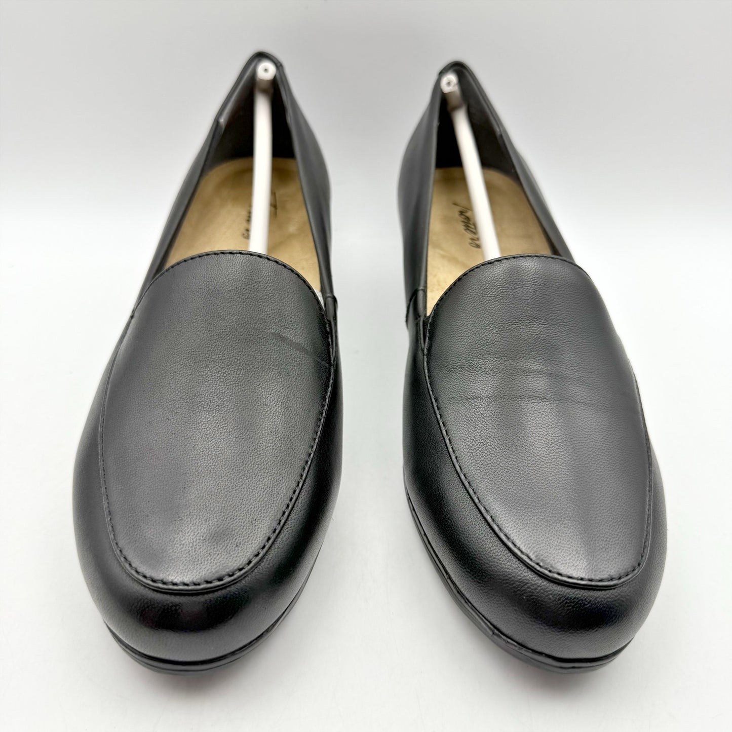 Trotters Womens Monarch Loafers US 9.5 M Black Leather Heel Comfort NIB