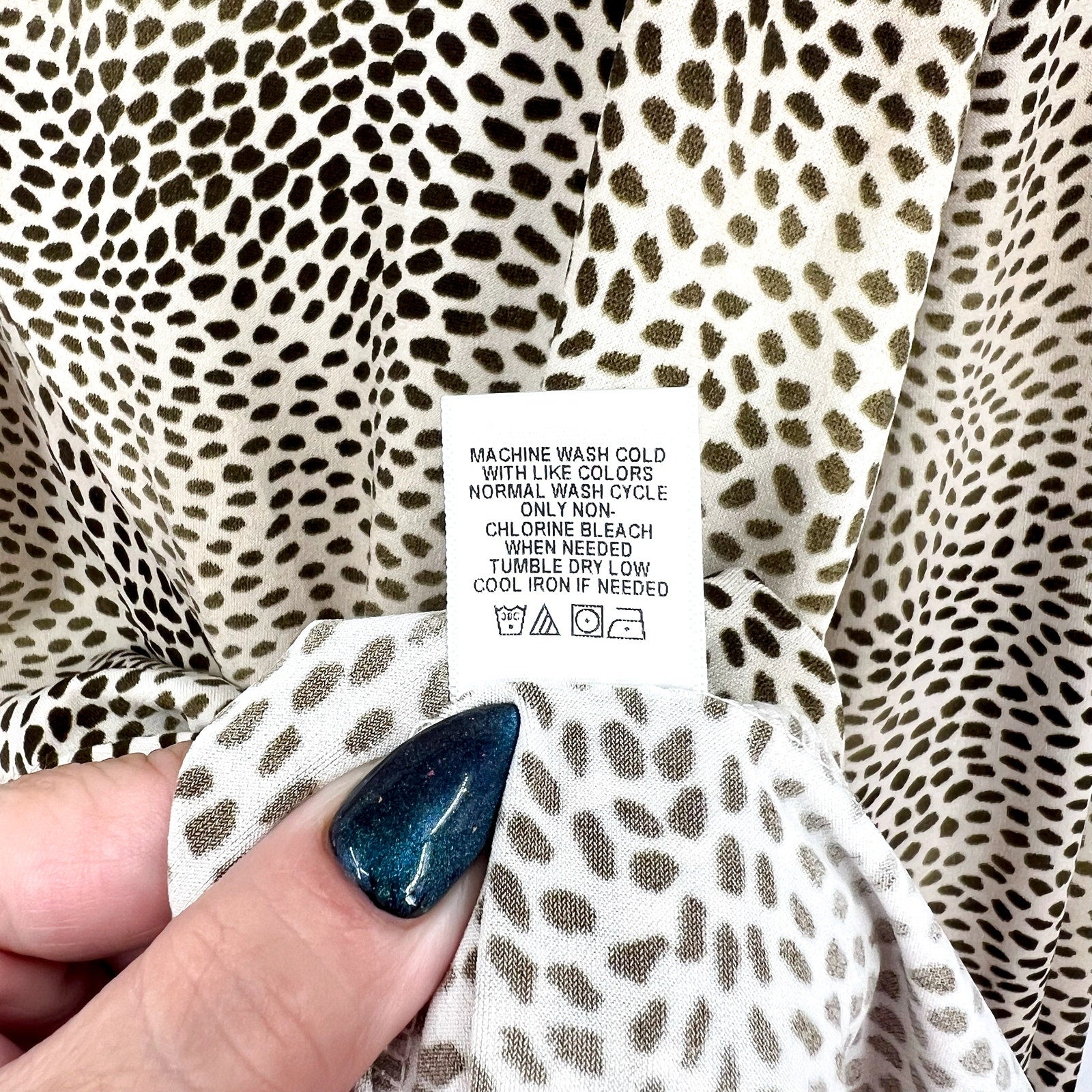BEACON APPAREL Womens Leopard Print Top Medium Tan Long Sleeve NWOT