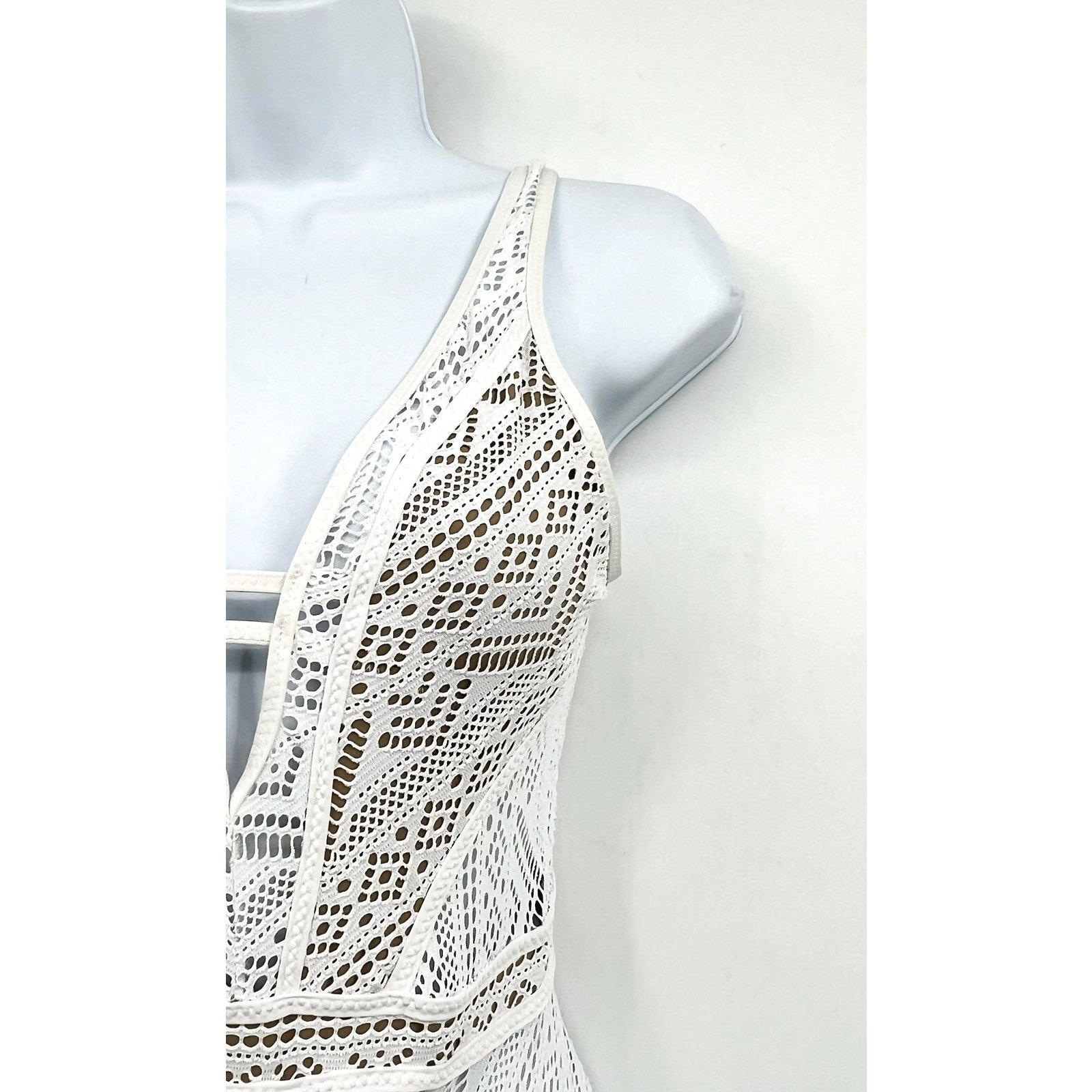 BECCA Women's Color Play Crochet Plunge One-Piece Swimsuit XS White Tan NWOT