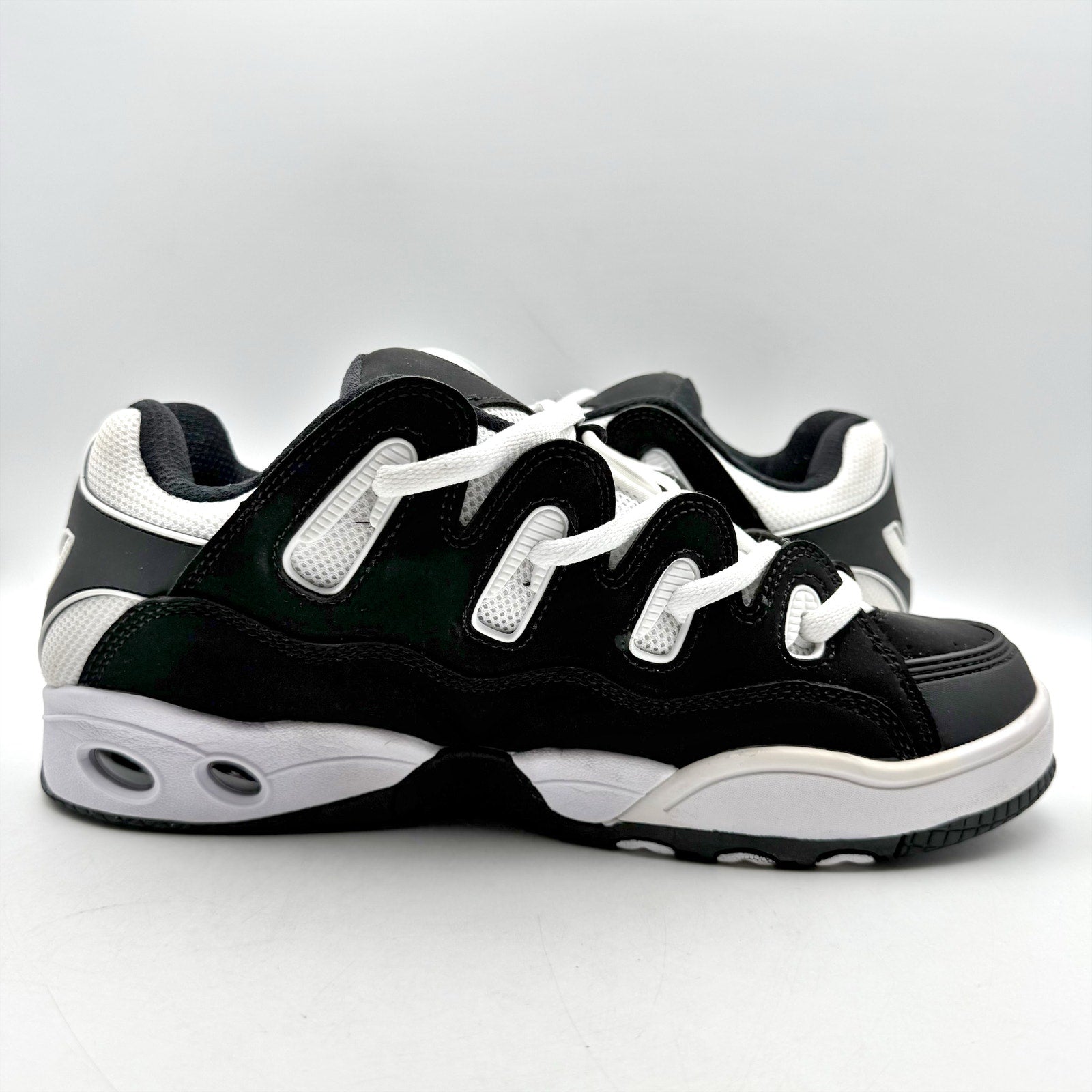 Osiris Mens D3 OG Sneakers US 12 EU 47 Black White EUC