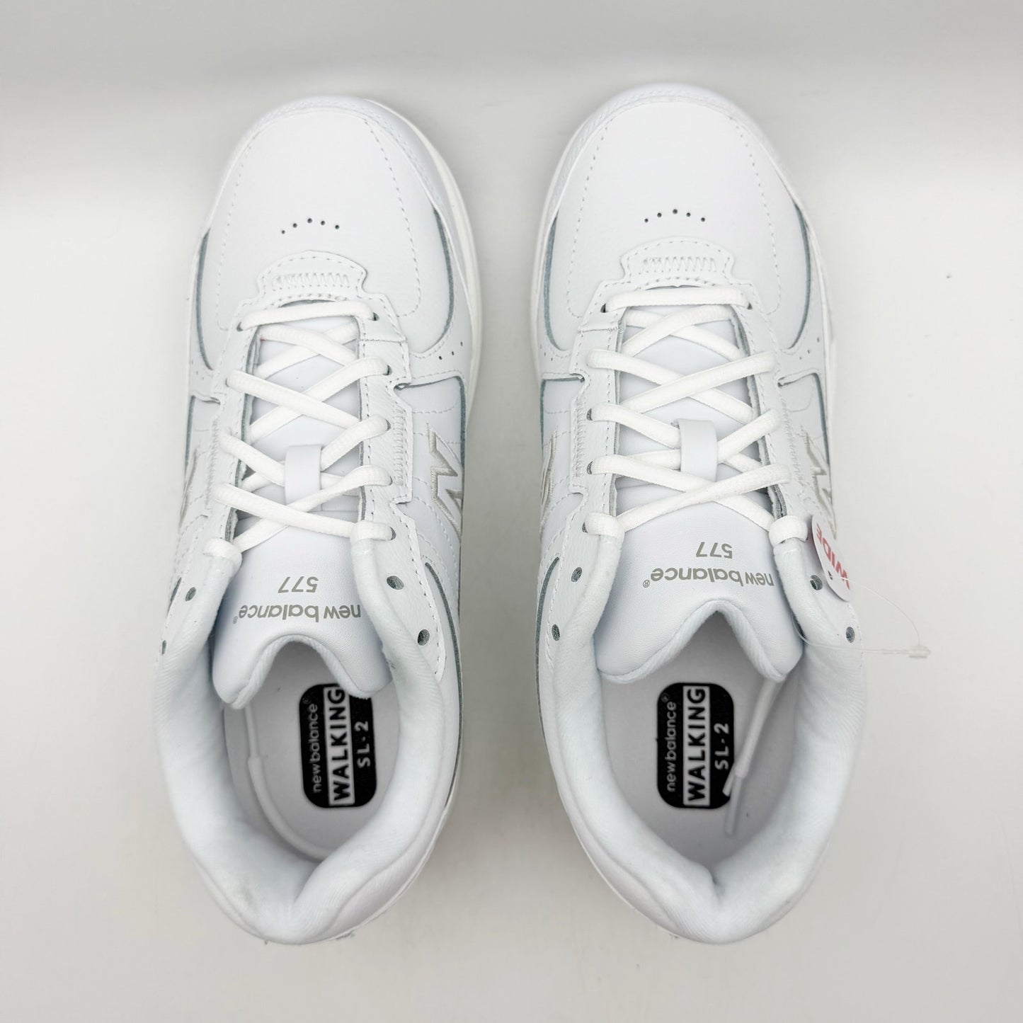 New Balance Womens 577 Walking Sneakers US 8 Wide White Leather Athletic NIB
