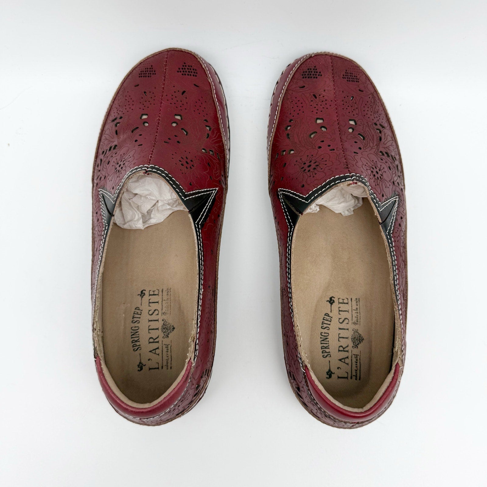 L'Artiste Womens Libora Loafers EU 37 US 7 Red Leather Slip On Perforated NIB