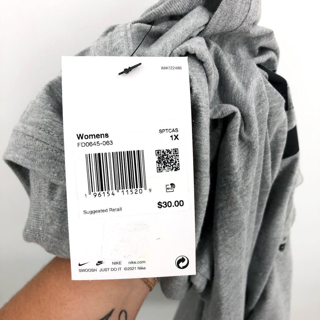 NIKE Women's The Nike Club Essential Tee 1X Grey Knit Short Sleeve Tshirt NWT
