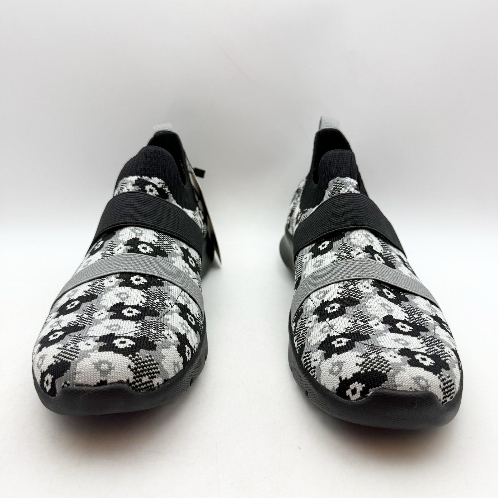Spenco Womens Karma Stretch Sneakers US 9 M EU 39.5 Black Floral NIB
