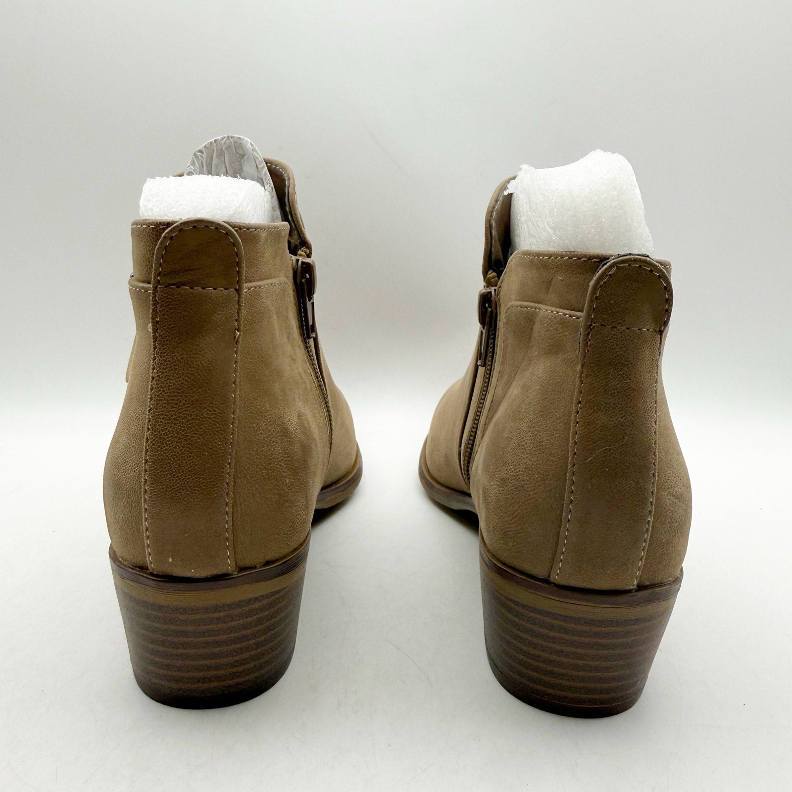 MIA Womens Kendis Ankle Bootie Size 6 Wide Taupe Tan Vegan Leather NWOB