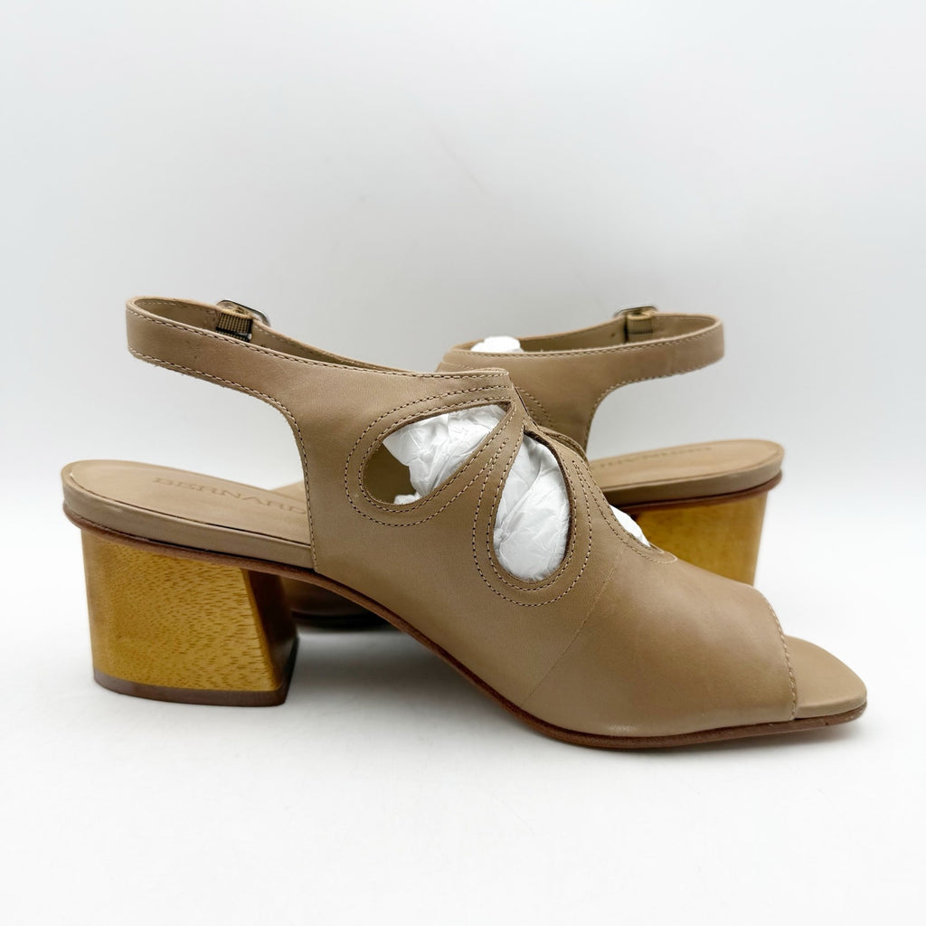 Bernardo Womens Lainey Heeled Sandals Size 8 M Tan Beige Leather NWOB