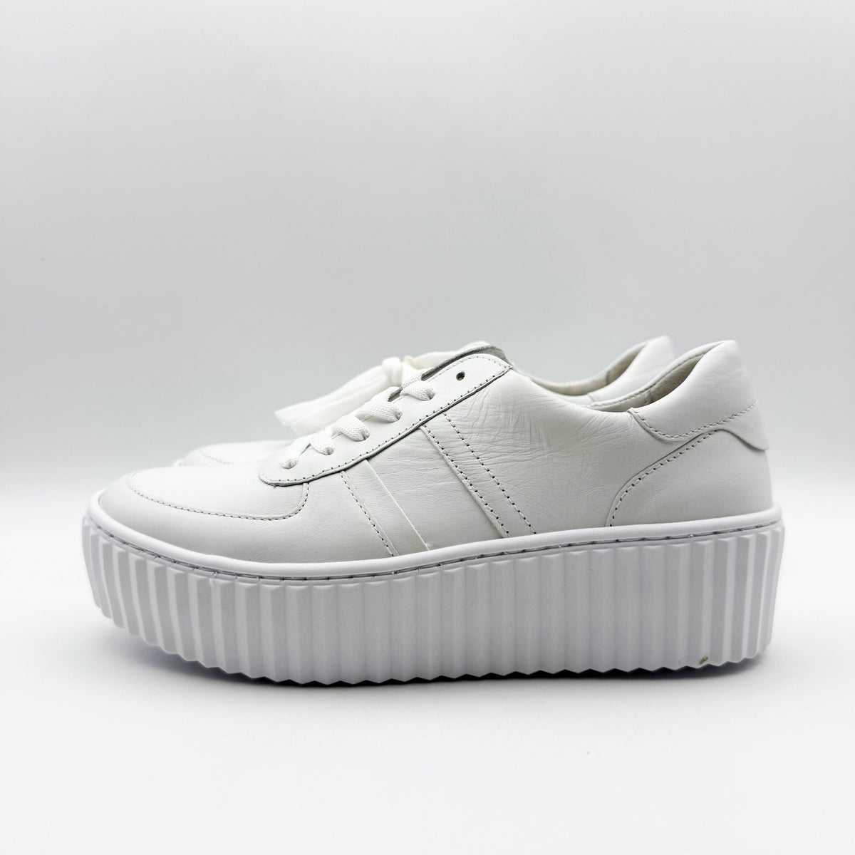 Gabor Womens Gabor 23.203 Casul Sneakers US Size 6 UK 3.5 White Leather NIB