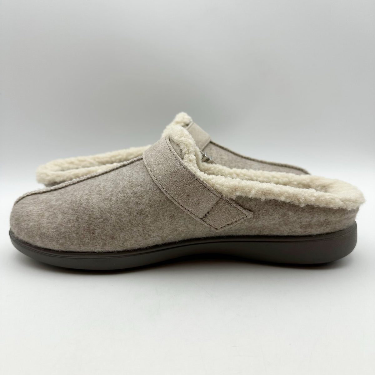 Bzees Womens Eternity Mules Size 7 M EU 37 Beige Taupe Slip On NIB