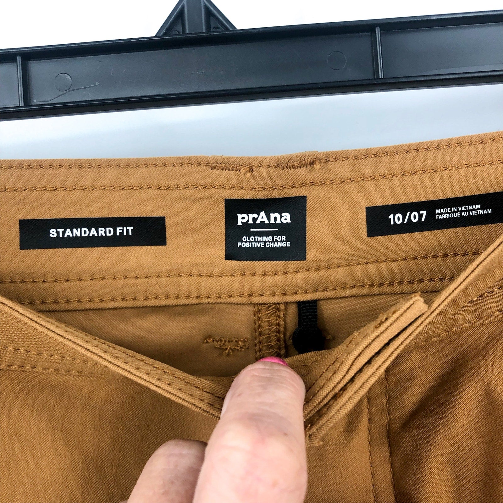PRANA Women's Halle Shorts Size 10 Tan Earthbound 7" Inseam Standard Fit NWT