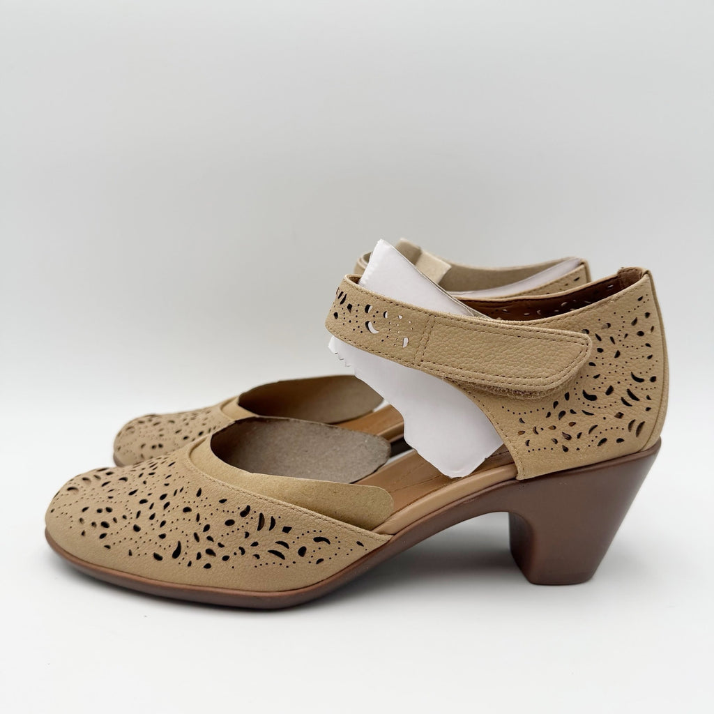 Easy Spirit Womens Cindie Pumps Size 7 Wide Tan Beige Leather NWOB