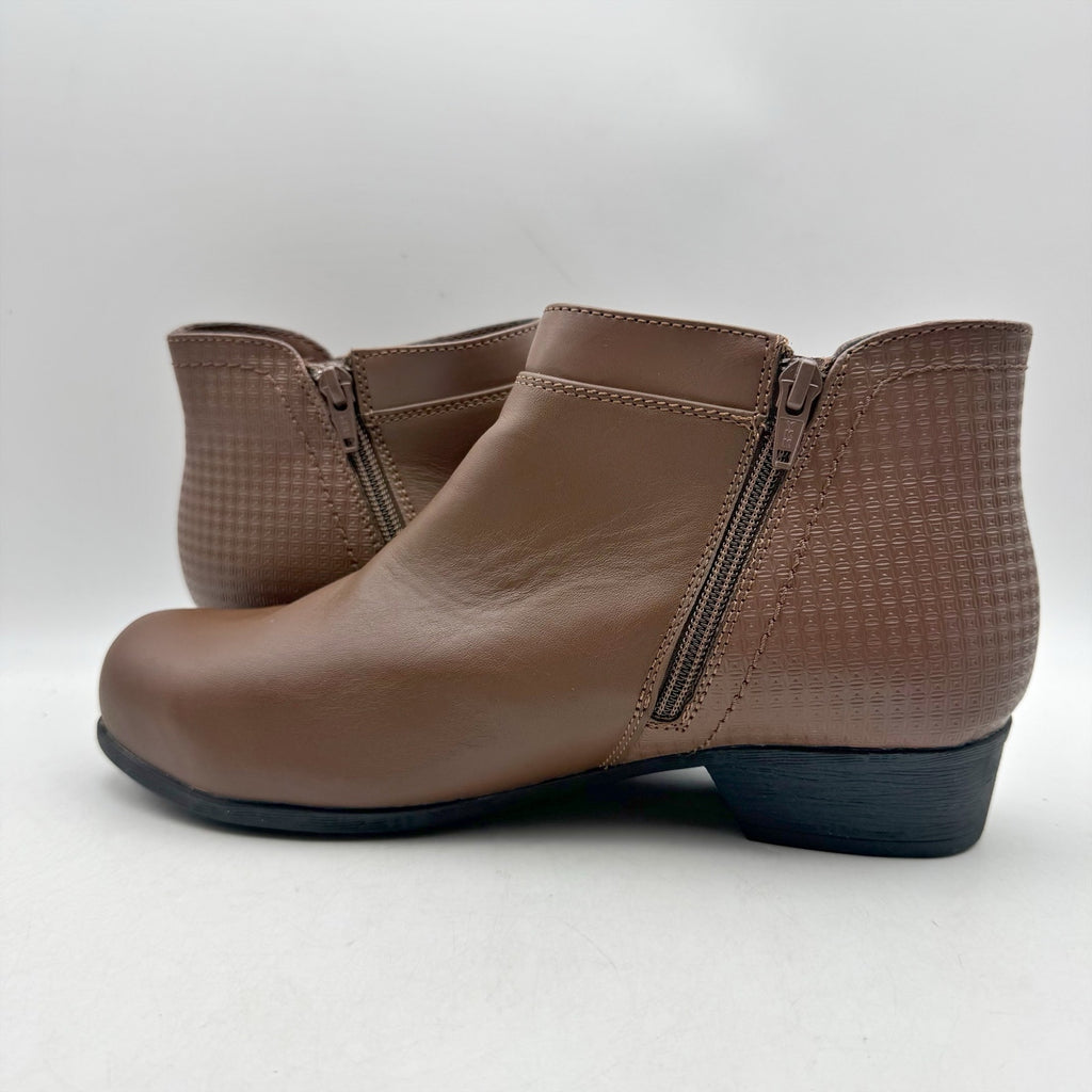 Rockport Womens Carly Alloy Toe Work Booties Size 8.5 Brown Leather NWOB